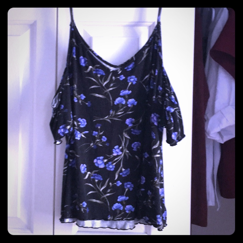 Floral pattern cold shoulder top